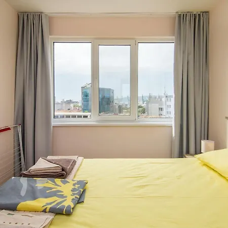شقة Train Station Flat With Port View